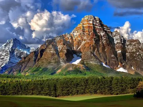 山峰自然风光美景桌面壁纸图片