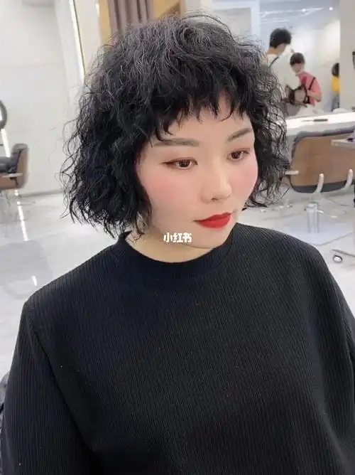 泡面头短卷发