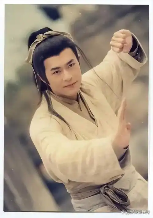 杨过的初恋真是郭芙吗?他有没有爱过她?其实他的初恋另有其人