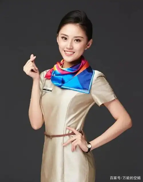 空姐为什么都要求身高?就没有150cm矮个子的的例外?