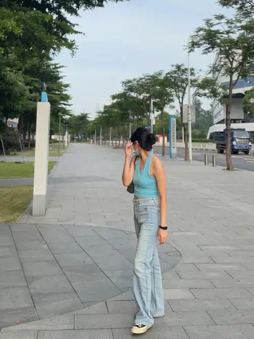 身高165体重108吊脖休闲风