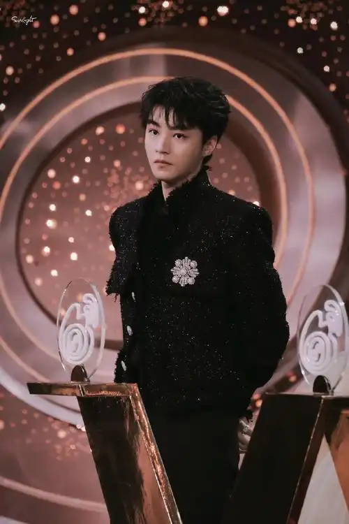 只为王俊凯#王俊凯超话230325 2022微博之夜 行程图包 高清共171p