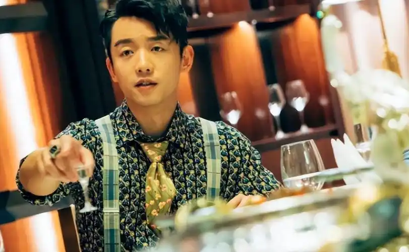 郑恺被曝嫖娼被抓,紧急辟谣人在新疆,夜店小王子当年玩得有多花最新