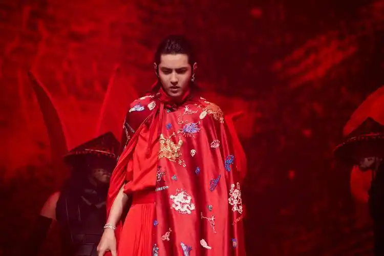 吴亦凡北京演唱会首唱《大碗宽面》,阐述创作意图