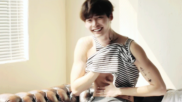 李钟硕gif帅气gif肌肉gif纹身gif