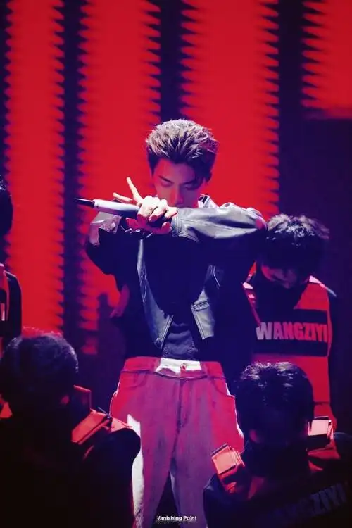 王子异成都音乐节舞台##王子异音乐节