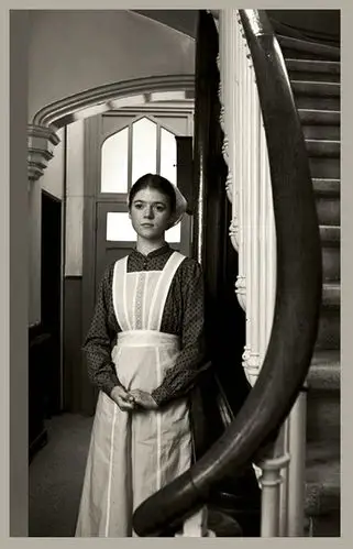 20世纪初的英国女仆装,图片来自英剧《唐顿庄园》.