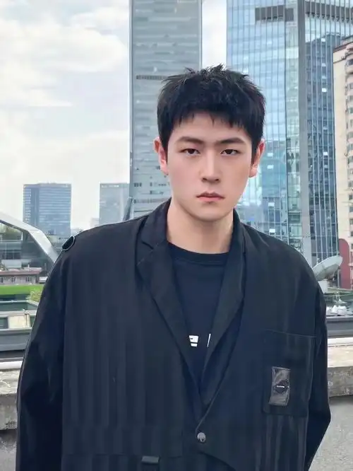 男生一定要尝试的发型