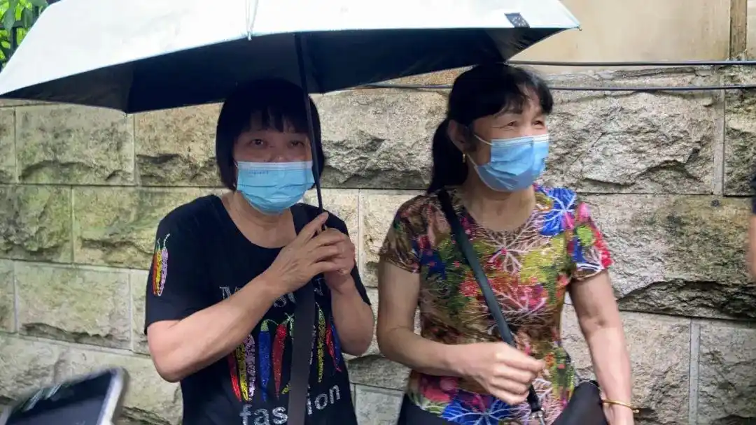 现场直击杭州来女士被杀案开庭其亲友只希望凶手死目前小女儿由姐姐