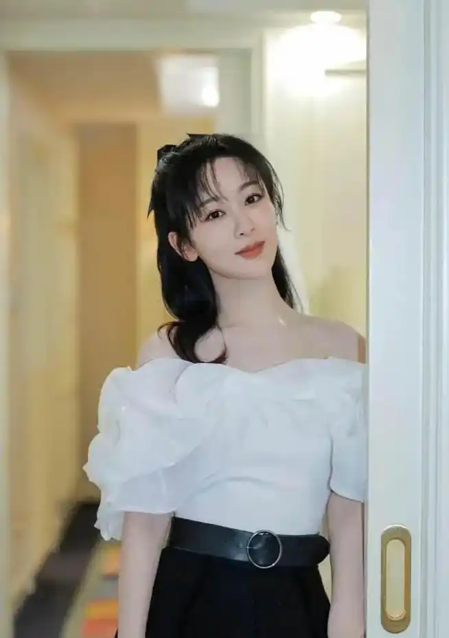 #杨紫绝美照片 - 只爱小猴紫(紫米) - 抖音