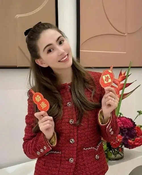 周杰伦和昆凌的甜蜜拜年照曝光