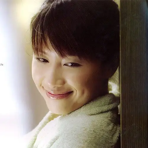 组图:徐静蕾浴室写真温柔多情(5)