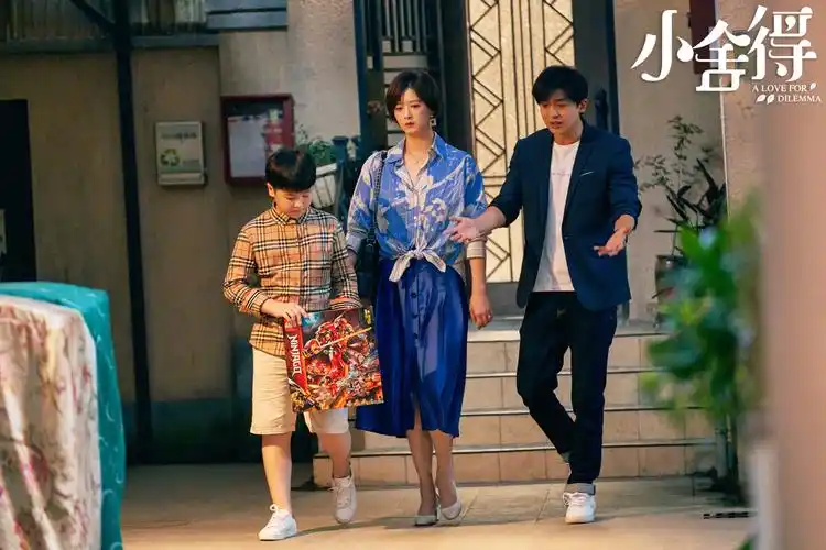 专访丨演员李佳航:你觉得我说话好笑吗?__凤凰网