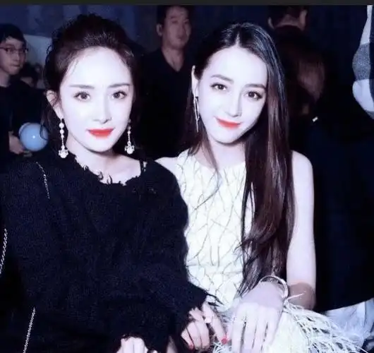 迪丽热巴连续10年给杨幂庆生离巢不影响关系白浅凤九真甜