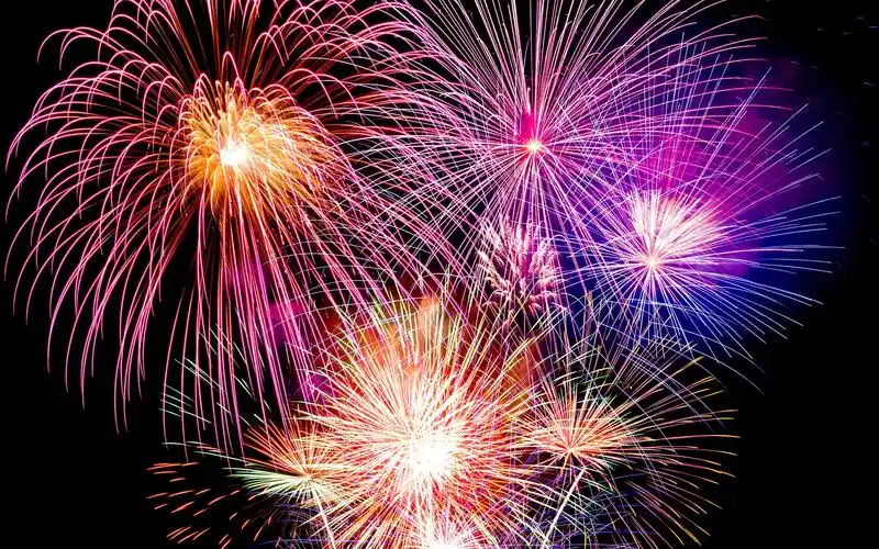 新年唯美烟花图片电脑桌面壁纸下载