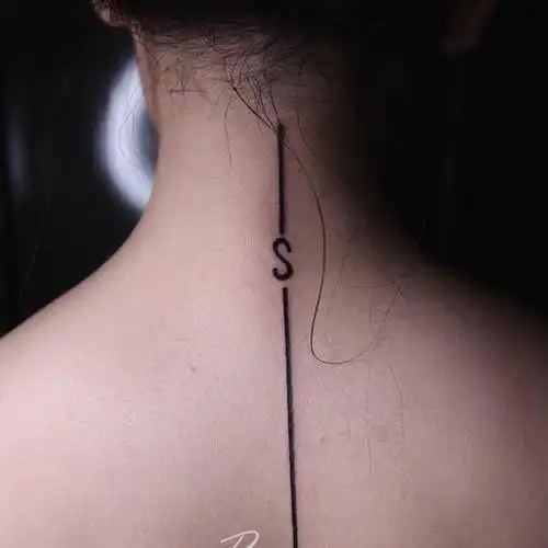 脊椎直线哈尔滨大妞 身材好_纹身吧社区 - 纹身大咖