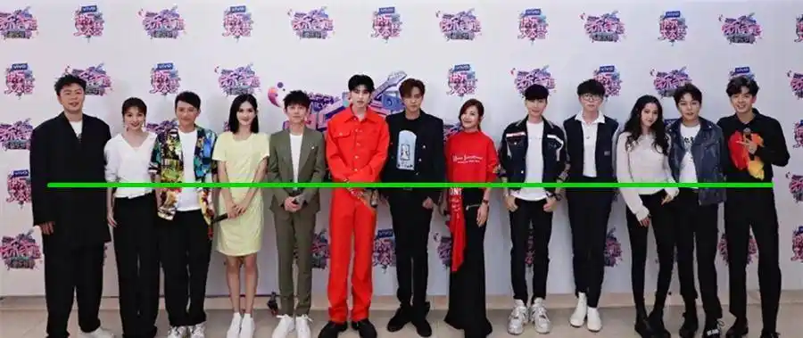 21岁蔡徐坤成"巨人",谁挨着蔡徐坤谁倒霉!_身高_节目组_小伙伴