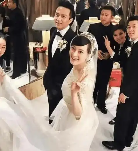 然而,关于邓超与孙俪离婚的风波似乎从未平息.