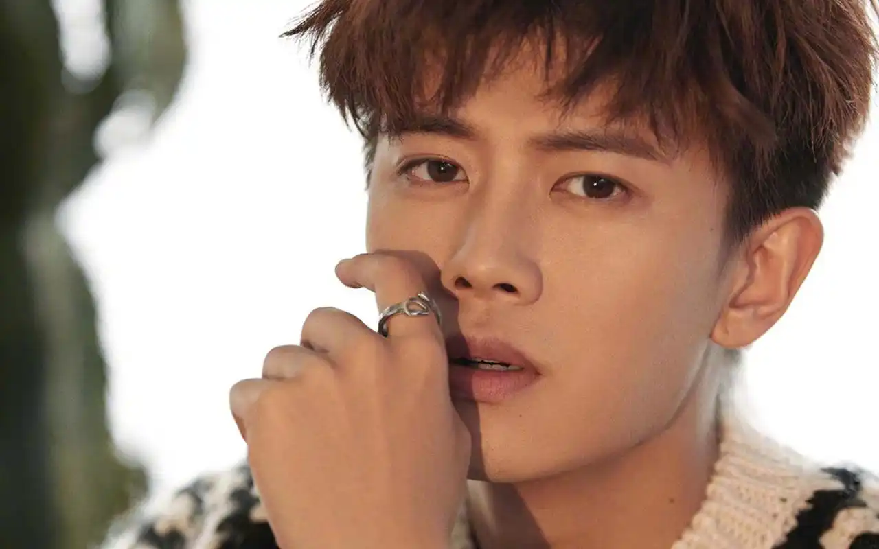 任嘉伦魅力写真图片桌面壁纸