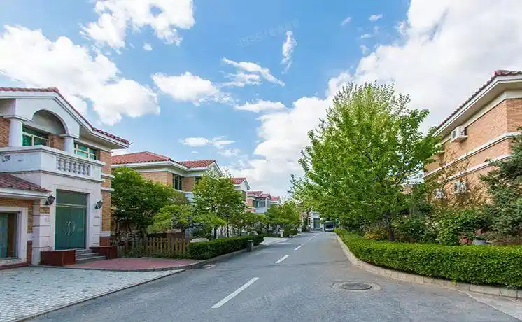 海淀区 翠湖路8号c8号楼1至2层全部(翠湖别墅)别墅 北京法拍房