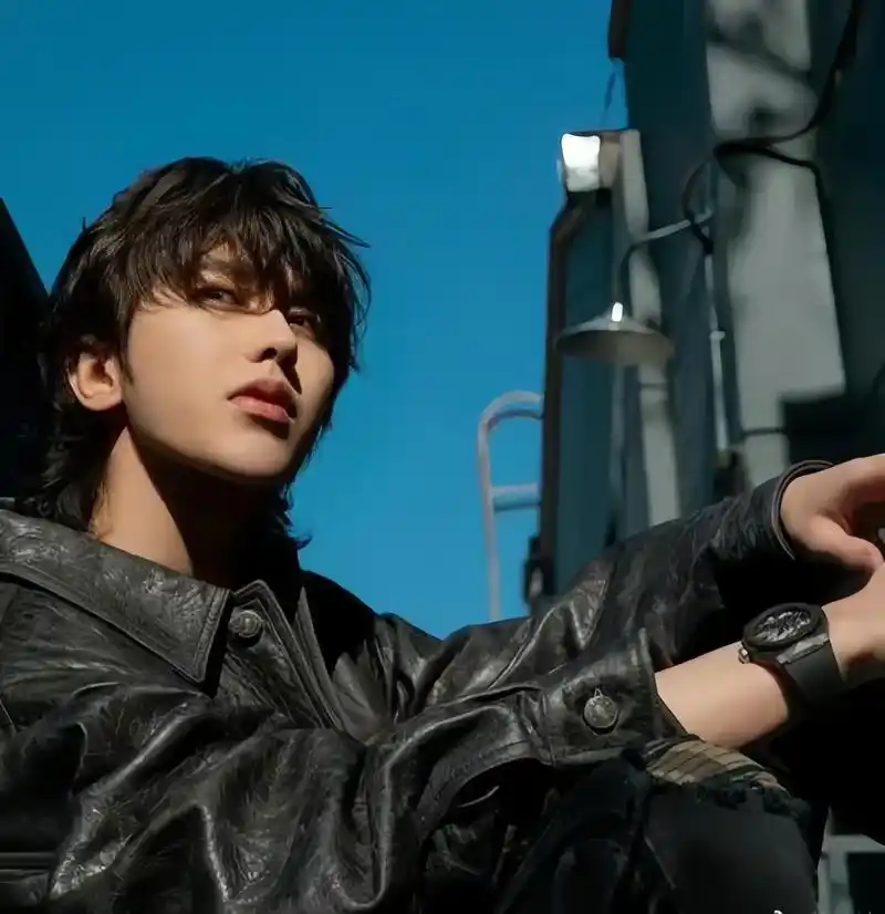 相信在未来的日子里,蔡徐坤还会带给我们更多的惊喜和期