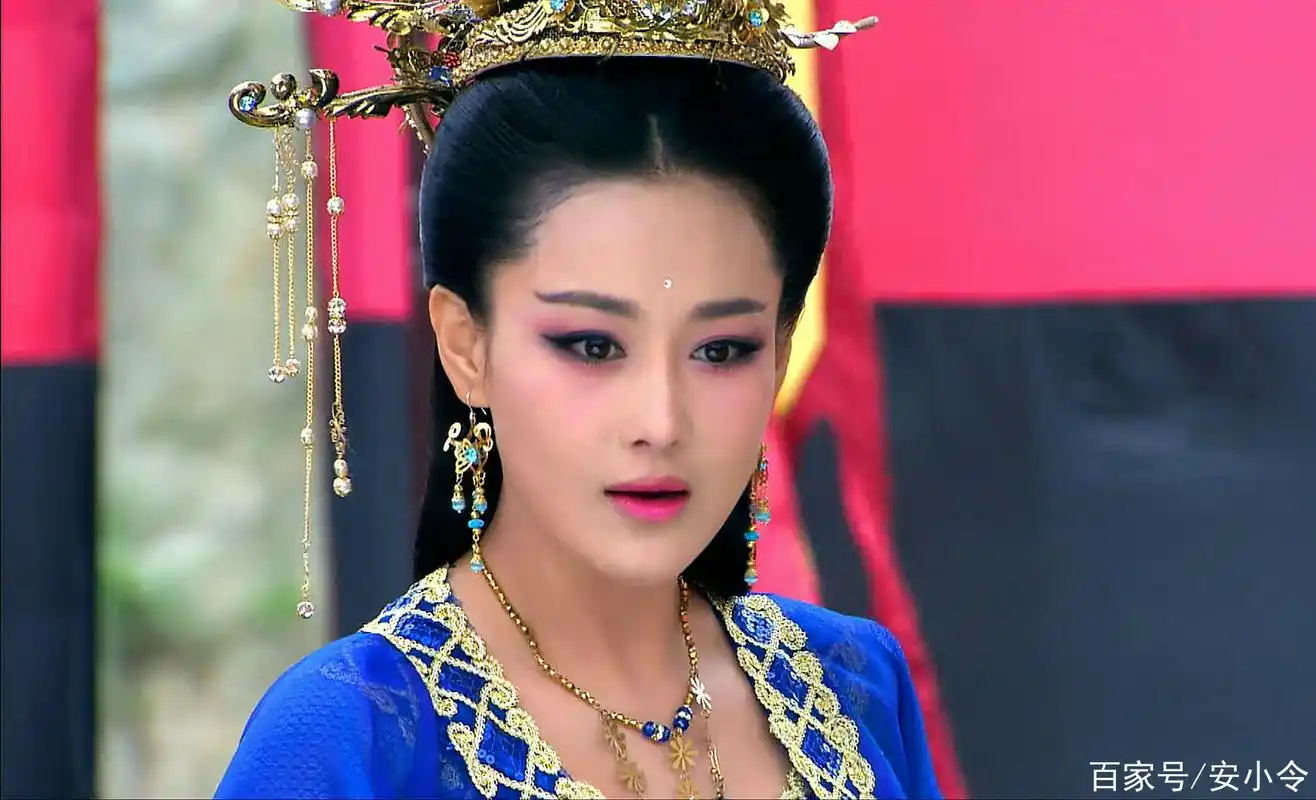 张馨予在《封神英雄榜》中的唯美剧照,妆容美艳显妖气!