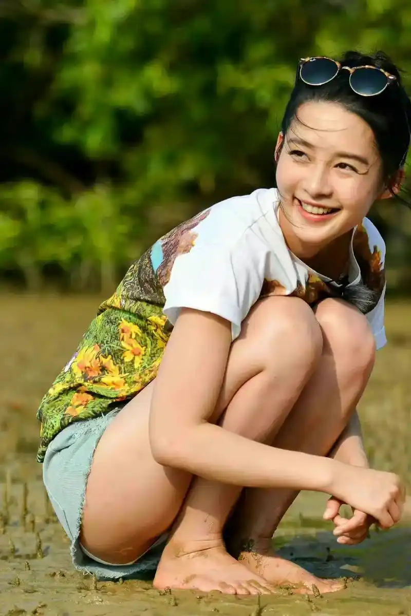 李沁.女明星写真#写真 #神仙颜值 #这谁顶得住啊 - 抖音