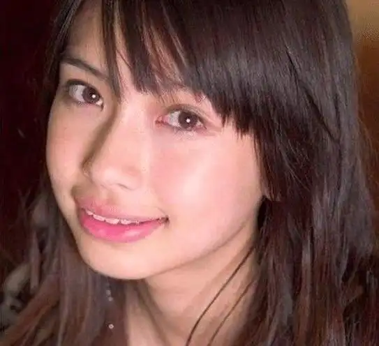 杨颖15岁丑照曝光被质疑整容回应早知道整牙前不拍那么多照片