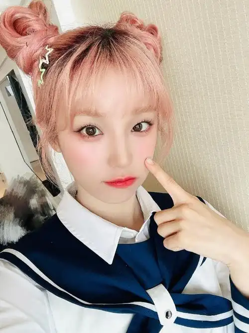 宋雨琦银色腰链##宋雨琦海军风