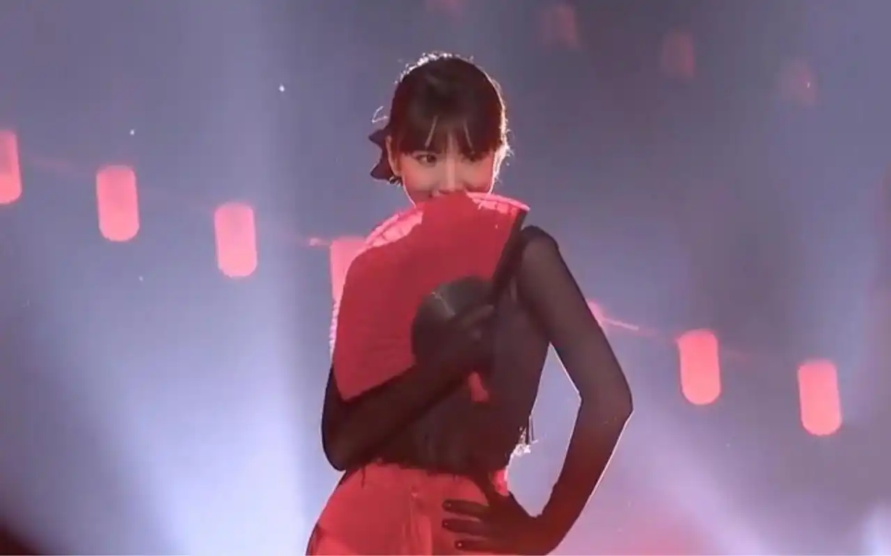 毛晓彤穿黑裙跳舞太惊艳,一出场老外就吹起口哨!毛晓彤跳舞集锦