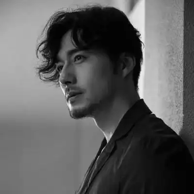 辞桉.黑色系男生头像