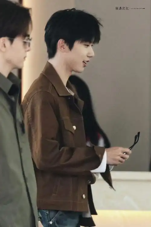 相机 咖啡馆7515    已经代入和小马的约会日常了06    #马嘉祺