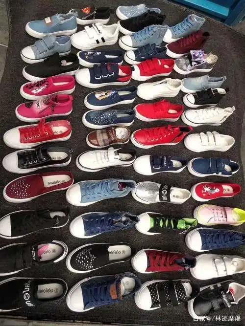 大家好,今天小编带着大家一起来总结一下摆地摊卖鞋的操作,我们在赶集