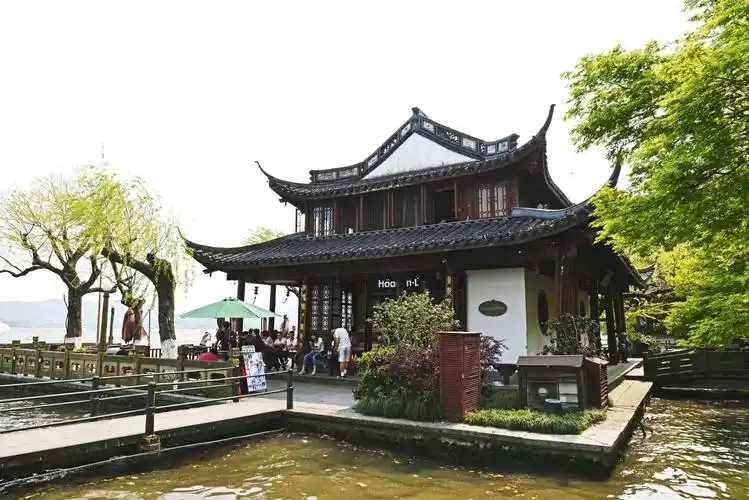 杭州西湖必去景点推荐(十大经典景点介绍) - 神通百科