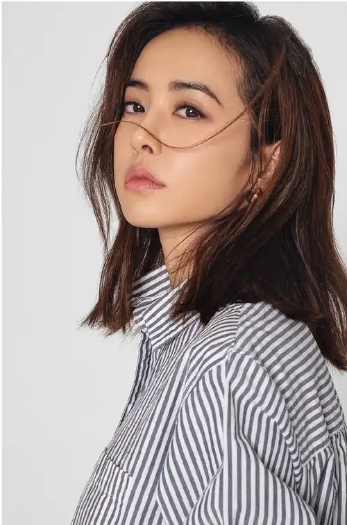 蔡依林温婉性感写真