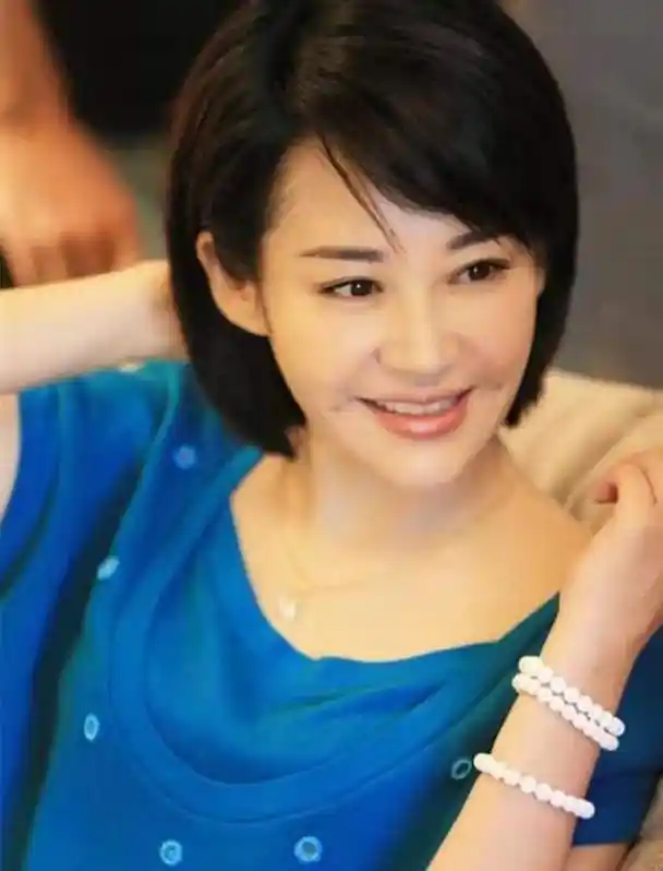 皮松肉瘪很难再少女,网友:至少老十岁?