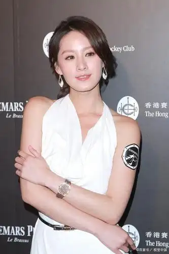 她因"性感"成名,与周杰伦传绯闻?未婚先孕,却嫁大16岁富豪