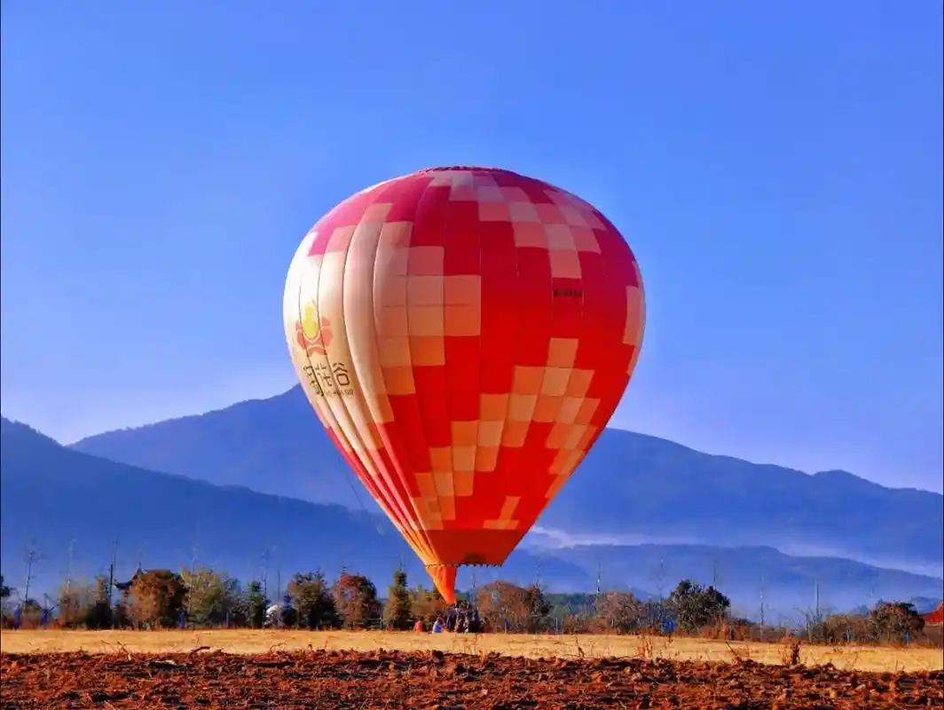 热气球的浪漫,本应属于天空,当高度足够高的时候, - 抖音
