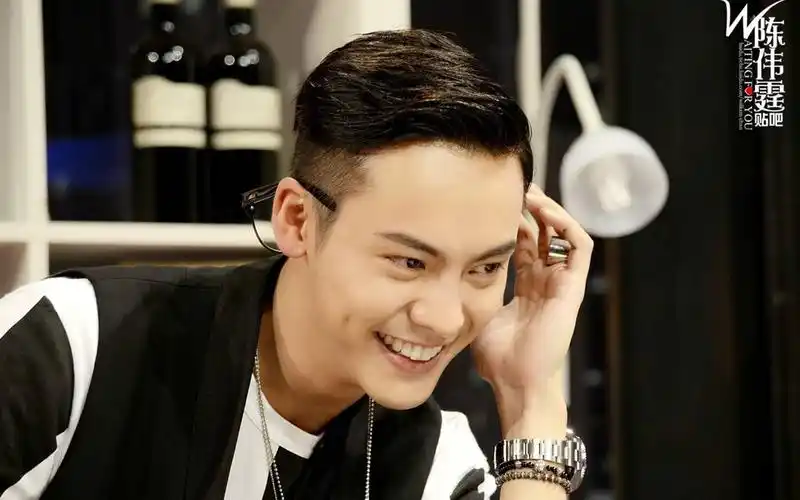 帅哥陈伟霆写真高清桌面壁纸图片下载