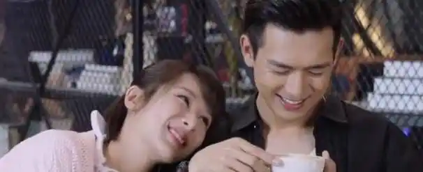 《亲爱的》比《香蜜》还火热,李现人气暴涨,或成第二个邓伦_佟年_杨紫