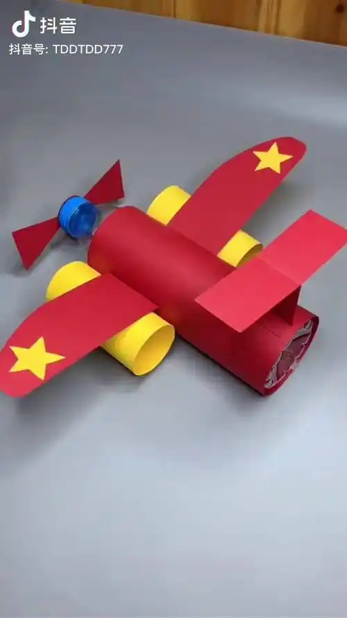 航天小飞机圆小朋友的飞天梦手工手工diy亲子手工亲子互动亲子时光