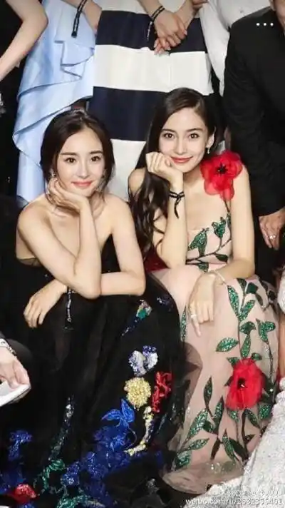 杨幂杨颖情侣头像