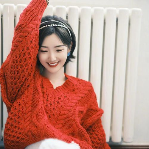 矢向问心毛晓彤同·款衣服明星红色毛衣女秋装v领麻花宽松头针织衫上