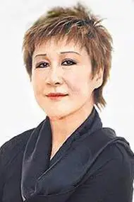 丁佩-丁佩个人资料及图片丁佩简介年龄身高八卦-小薇女性时尚