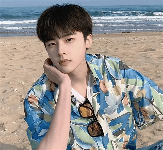 简单帅气"碎盖头"_发型_头发_自然