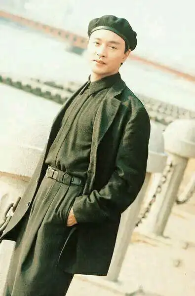 永不过时张国荣三十年前的穿搭是什么水平