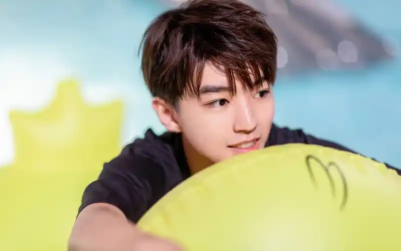 王俊凯中餐厅2剧照图片桌面壁纸