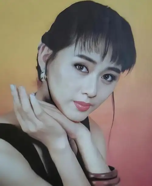 "影后"李琳:遭前夫家暴后离婚,二嫁世界冠军过得如何?