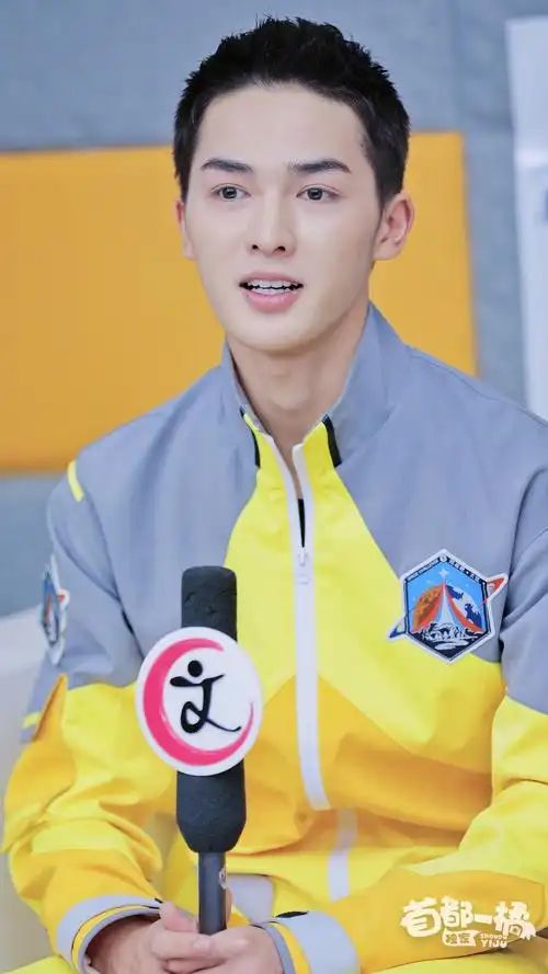 有人会喜欢吗朱正廷素颜大公开零滤镜零修图近距离朱正廷底子真的不错