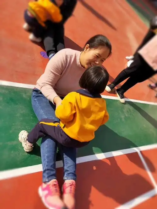 华乐幼儿园(宝宝班)"运动无极限·器械一起来"大型亲子户外游戏活动